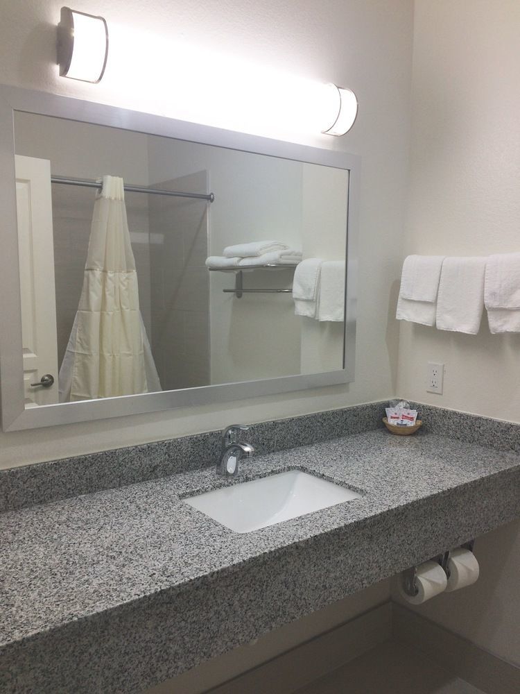 Scottish Inn&Suites - Conroe Buitenkant foto